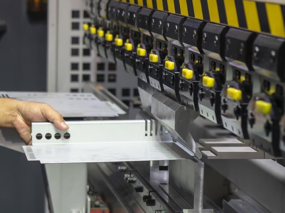 Smart planter assembly line